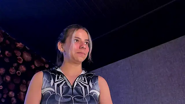 Snapshot of ArtemisaBlake chatting on 03-22-25, 07:53 ArtemisaBlake online show from 03-22-25, 07:53