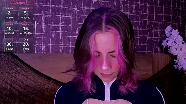 Snapshot of ArtemisaBlake chatting on 10-30-25, 04:41 ArtemisaBlake online show from 10-30-25, 04:41