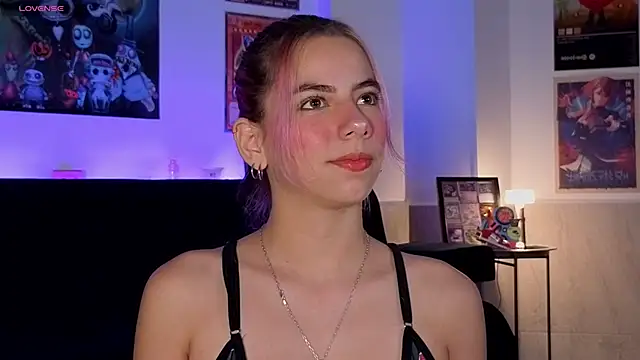 Snapshot of ArtemisaBlake chatting on 12-05-25, 03:59 ArtemisaBlake online show from 12-05-25, 03:59