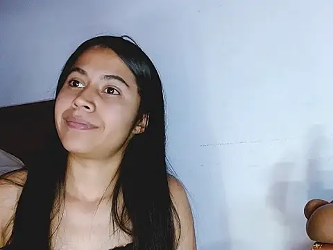 Snapshot of brihanna_lena chatting on 06-23-26, 06:33 brihanna lena online show from 06-23-26, 06:33