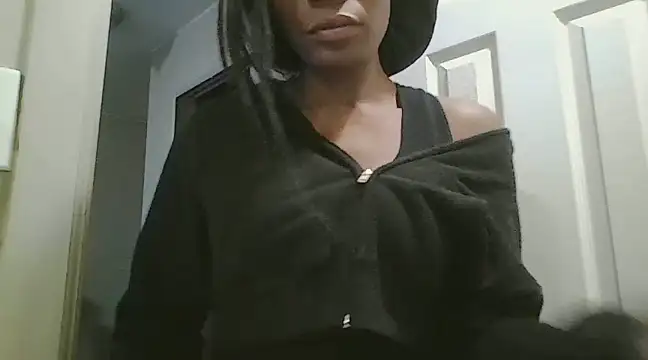 LuckiXCX online show from 12-14-24, 12:12