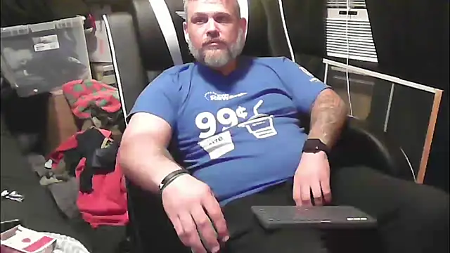 TwoFarty240 online show from 10-17-25, 04:37