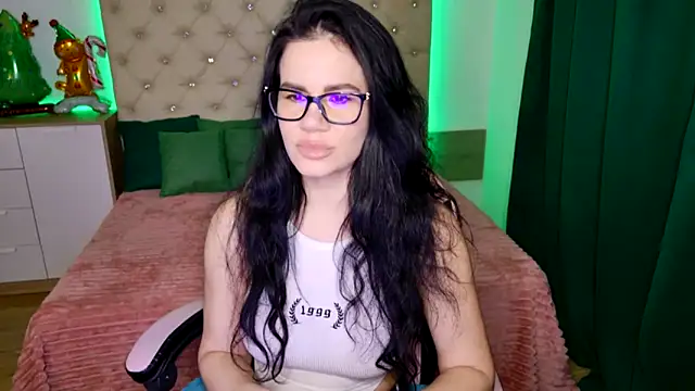 Snapshot of KattieSims chatting on 01-12-25, 09:29 KattieSims online show from 01-12-25, 09:29