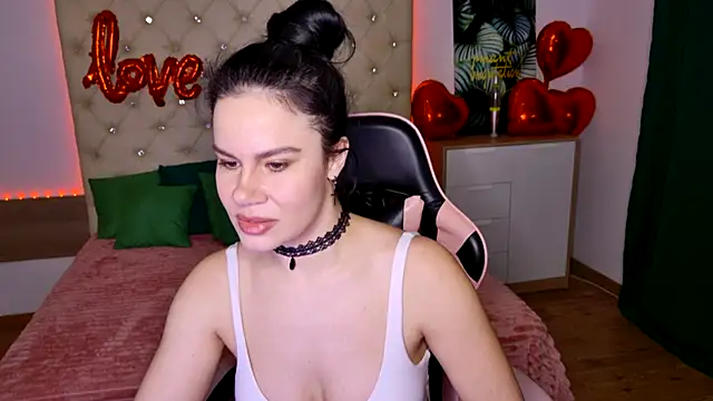 Snapshot of KattieSims chatting on 02-10-25, 09:58 KattieSims online show from 02-10-25, 09:58