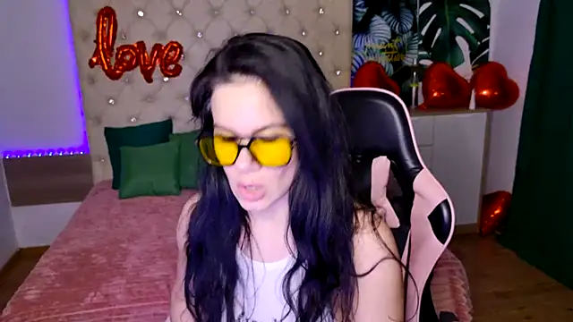 Snapshot of KattieSims chatting on 02-17-25, 02:20 KattieSims online show from 02-17-25, 02:20