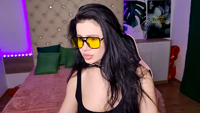 Snapshot of KattieSims chatting on 02-21-25, 06:48 KattieSims online show from 02-21-25, 06:48