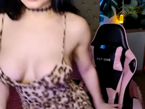 Snapshot of KattieSims chatting on 02-24-25, 01:13 KattieSims online show from 02-24-25, 01:13