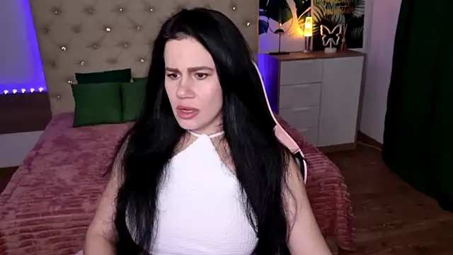 Snapshot of KattieSims chatting on 03-12-25, 08:31 KattieSims online show from 03-12-25, 08:31