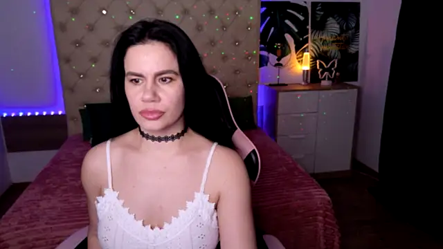 Snapshot of KattieSims chatting on 03-19-25, 11:47 KattieSims online show from 03-19-25, 11:47