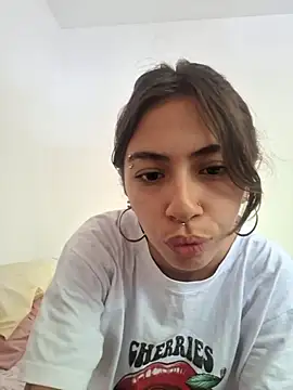 Jazmin-Cerezita online show from 12-18-24, 04:28