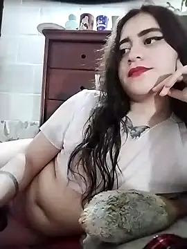 Snapshot of Yaz_Moon chatting on 02-06-25, 03:48 Yaz Moon online show from 02-06-25, 03:48