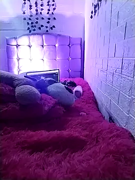 Snapshot of Yaz_Moon chatting on 12-03-25, 01:35 Yaz Moon online show from 12-03-25, 01:35