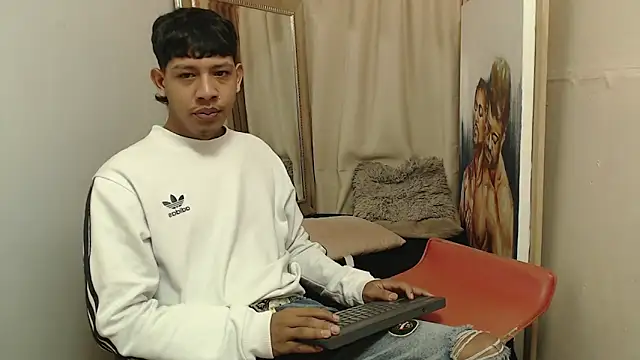 mr stiven  online show from 11-17-25, 02:17