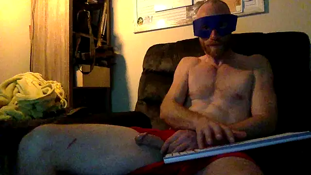 Snapshot of Twowellshapedheads chatting on 12-17-24, 07:29 Twowellshapedheads online show from 12-17-24, 07:29