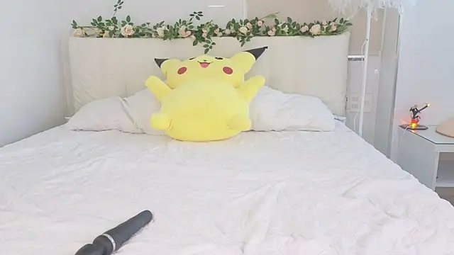 Snapshot of Akina_starr chatting on 10-10-25, 08:57 Akina starr online show from 10-10-25, 08:57