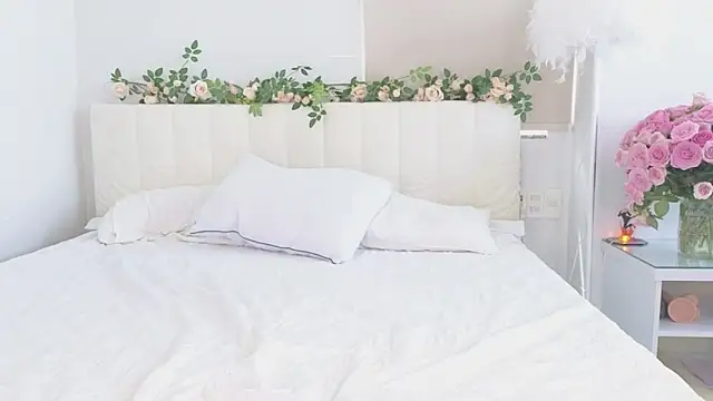 Snapshot of Akina_starr chatting on 10-18-25, 04:04 Akina starr online show from 10-18-25, 04:04