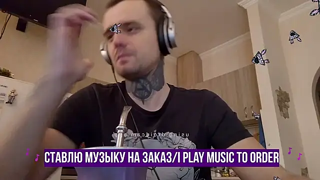 Snapshot of HappyZebra13 chatting on 02-11-25, 12:58 HappyZebra13 online show from 02-11-25, 12:58