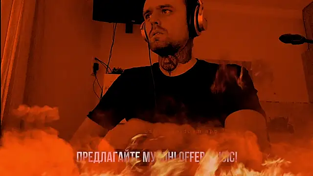 Snapshot of HappyZebra13 chatting on 02-17-25, 12:27 HappyZebra13 online show from 02-17-25, 12:27