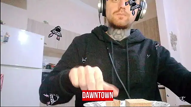 Snapshot of HappyZebra13 chatting on 02-19-25, 06:21 HappyZebra13 online show from 02-19-25, 06:21