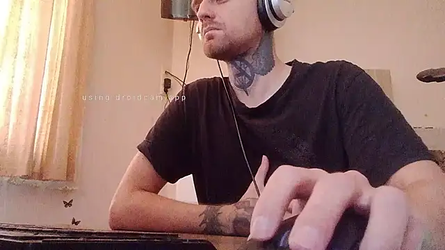 Snapshot of HappyZebra13 chatting on 03-07-25, 08:34 HappyZebra13 online show from 03-07-25, 08:34