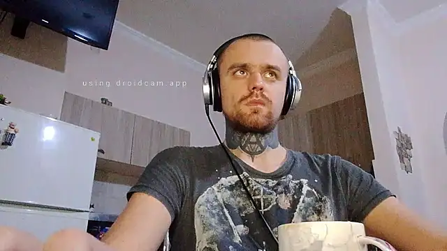 Snapshot of HappyZebra13 chatting on 03-10-25, 04:14 HappyZebra13 online show from 03-10-25, 04:14