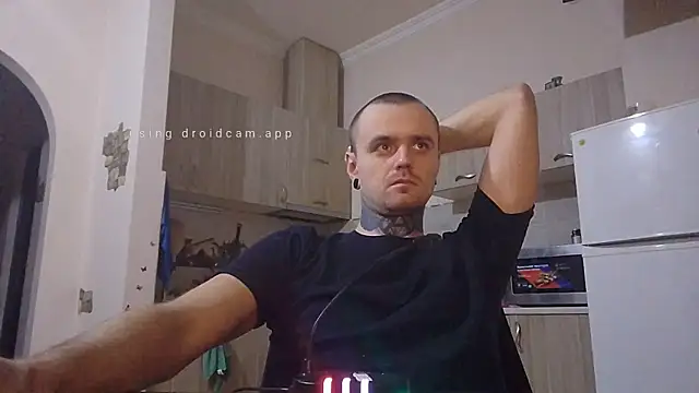 Snapshot of HappyZebra13 chatting on 03-13-25, 07:06 HappyZebra13 online show from 03-13-25, 07:06