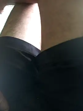 Snapshot of Smarterboytravel chatting on 12-12-24, 08:03 Smarterboytravel online show from 12-12-24, 08:03