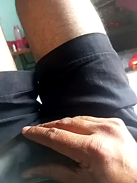 Snapshot of Smarterboytravel chatting on 09-09-25, 04:23 Smarterboytravel online show from 09-09-25, 04:23