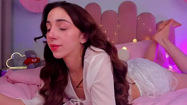 Snapshot of ElsaYoung chatting on 02-03-25, 02:58 ElsaYoung online show from 02-03-25, 02:58