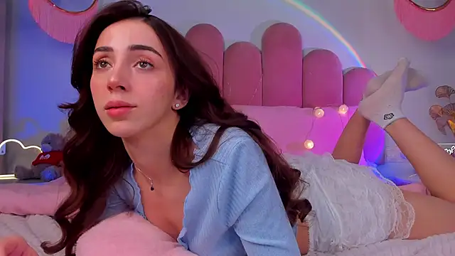 Snapshot of ElsaYoung chatting on 02-09-25, 11:36 ElsaYoung online show from 02-09-25, 11:36