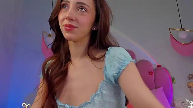 Snapshot of ElsaYoung chatting on 03-02-25, 08:40 ElsaYoung online show from 03-02-25, 08:40