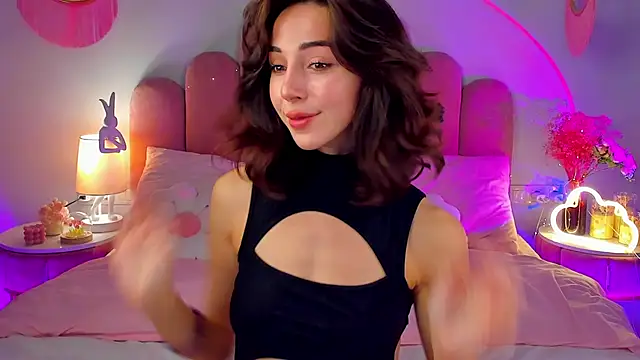 Snapshot of ElsaYoung chatting on 10-16-25, 07:26 ElsaYoung online show from 10-16-25, 07:26