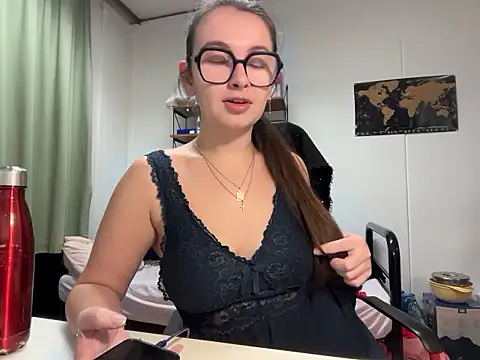 Snapshot of gwen_lust chatting on 12-01-25, 09:53 gwen lust online show from 12-01-25, 09:53