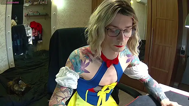 Julia dolls online show from 03-11-25, 05:13