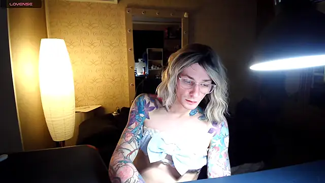 Julia dolls online show from 11-14-25, 05:55