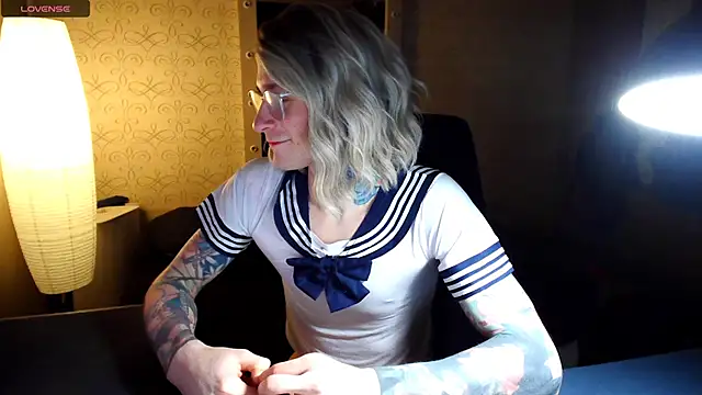 Julia dolls online show from 12-15-25, 06:01