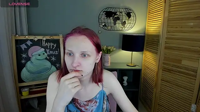 Snapshot of SallyFishery chatting on 02-04-25, 01:45 SallyFishery online show from 02-04-25, 01:45
