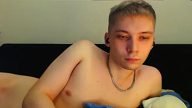 Snapshot of __sugarrebit chatting on 02-08-25, 10:19 sugarrebit online show from 02-08-25, 10:19