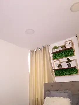 sasi luna online show from 12-16-25, 01:49