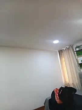 sasi luna online show from 04-18-26, 01:15