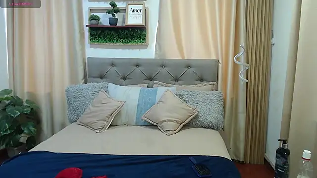 Snapshot of sasi_luna chatting on 06-24-26, 01:43 sasi luna online show from 06-24-26, 01:43