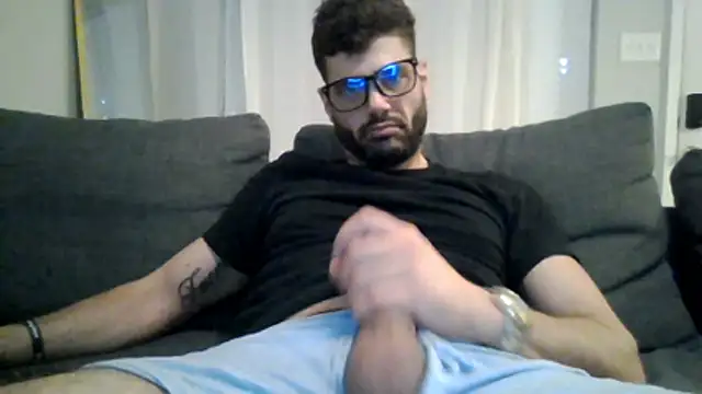 Snapshot of Strokeking4u chatting on 02-10-26, 07:45 Strokeking4u online show from 02-10-26, 07:45