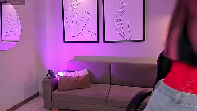 BellaCarteer  online show from 11-05-25, 01:00