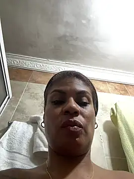 Snapshot of Naticol1 chatting on 06-17-26, 04:48 Naticol1 online show from 06-17-26, 04:48