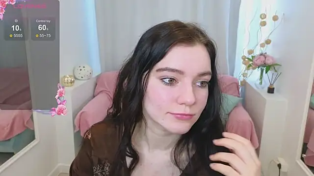 Snapshot of Lana__Cute_ chatting on 02-21-25, 11:01 Lana Cute online show from 02-21-25, 11:01