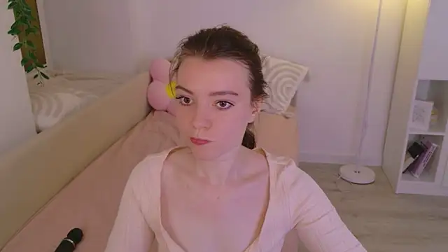 Lana  Cute  online show from 07-13-26, 02:20