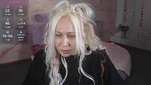 Snapshot of Penelope_Pinky chatting on 12-22-25, 10:34 Penelope Pinky online show from 12-22-25, 10:34