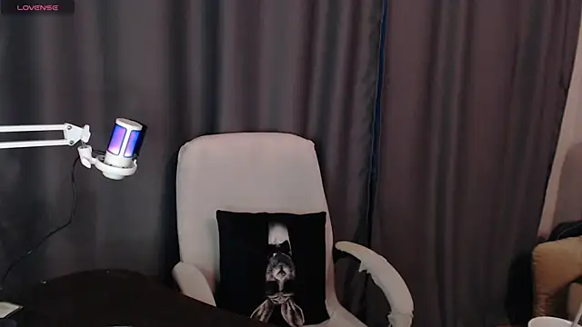 Snapshot of Cassie_Bae chatting on 12-20-24, 01:11 Cassie Bae online show from 12-20-24, 01:11