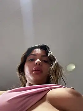 Snapshot of Nicollygriu chatting on 06-03-26, 02:44 Nicollygriu online show from 06-03-26, 02:44