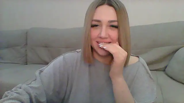 Snapshot of VickyLove047 chatting on 01-08-25, 08:38 VickyLove047 online show from 01-08-25, 08:38